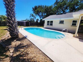 2494 Del Rio Way in Dunedin, FL - Building Photo - Building Photo