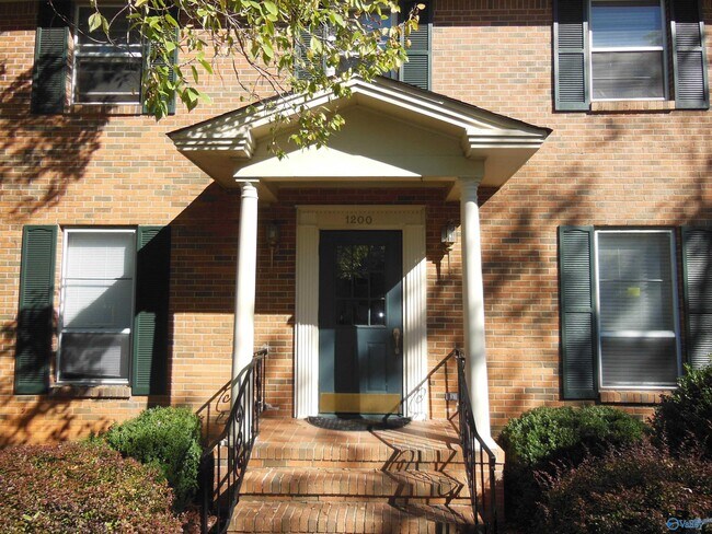 1200 Bailey Cove Rd SE in Huntsville, AL - Building Photo - Building Photo