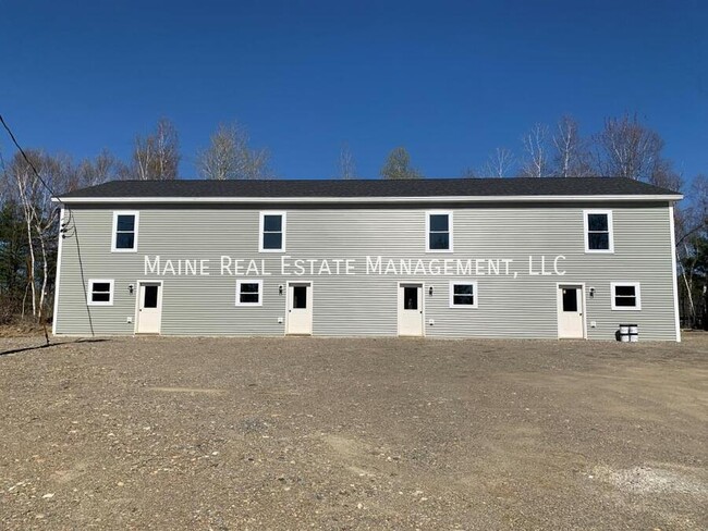 599 Pine Tree Rd in Hermon, ME - Building Photo - Building Photo