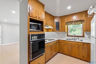 407 Hillmont Dr NW in Huntsville, AL - Building Photo - Building Photo