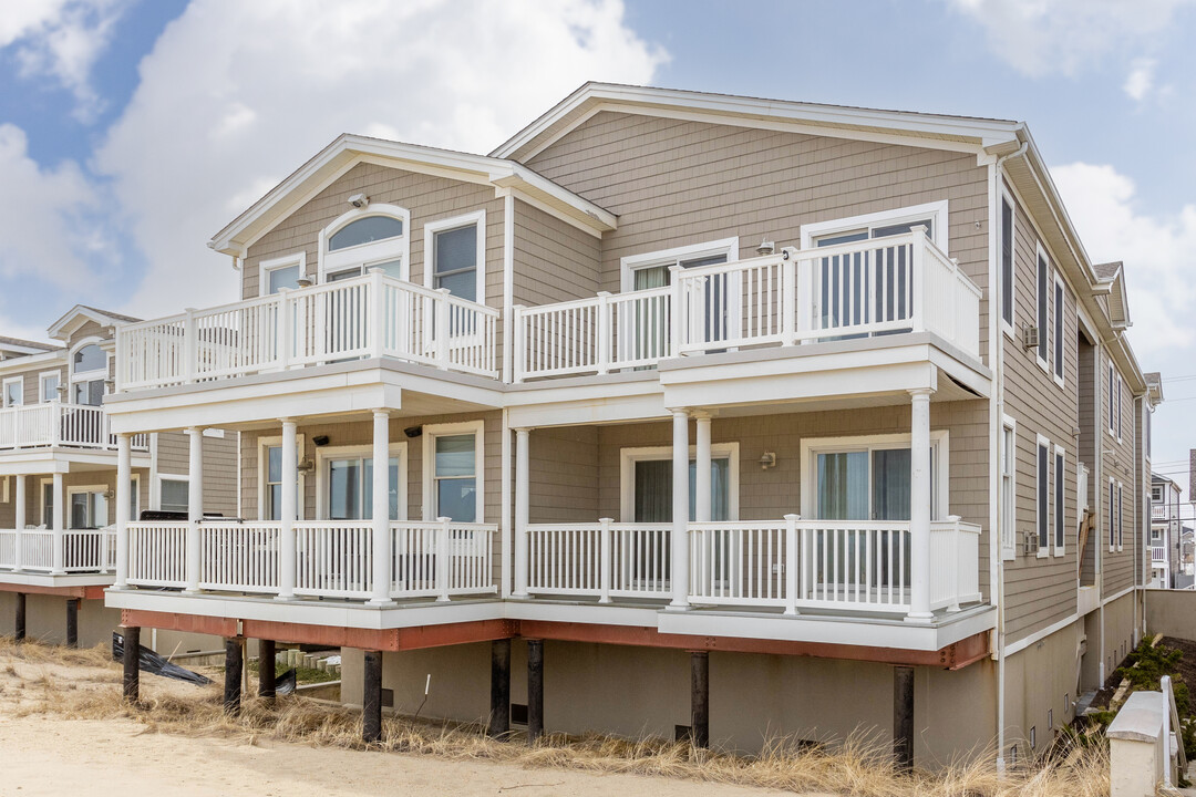 227 Beachfront in Manasquan, NJ - Building Photo