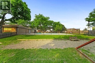 120 Ellerslie Rd in Brampton, ON - Building Photo - Building Photo