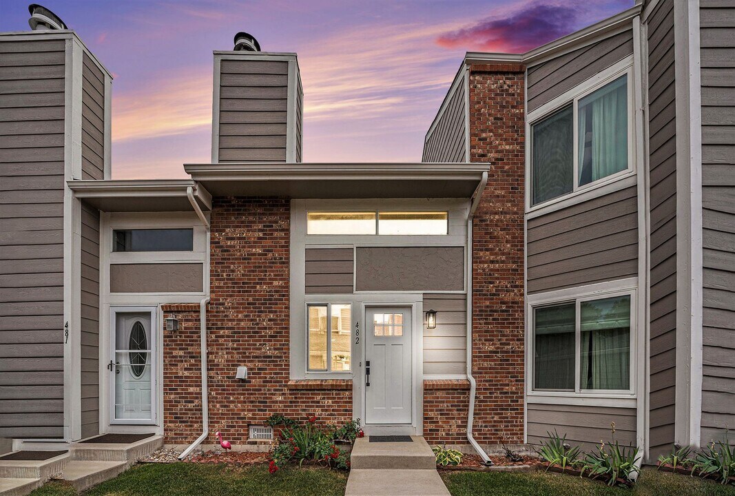 8116 Gray Ct in Arvada, CO - Building Photo