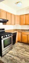 114 Orlando St in Edison, NJ - Building Photo - Building Photo
