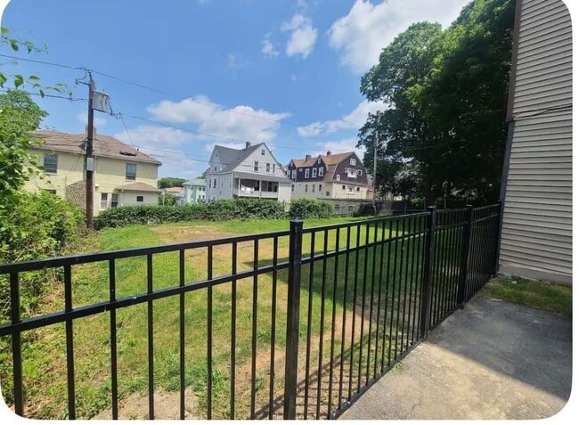 73 Green Hill Pkwy, Unit 2 in Worcester, MA - Foto de edificio - Building Photo