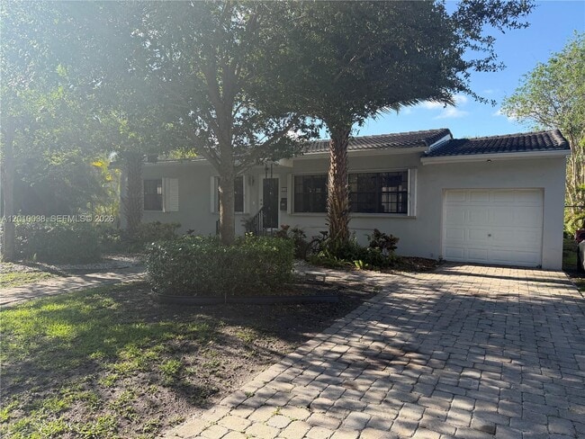 property at 1140 Wren Ave