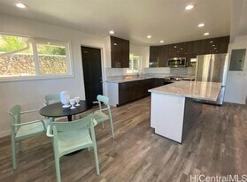 1544 Onipaa St in Honolulu, HI - Building Photo