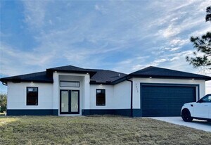 3613 18th St W in Lehigh Acres, FL - Building Photo