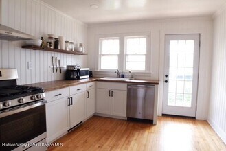 231 Warren St in Hudson, NY - Building Photo - Building Photo