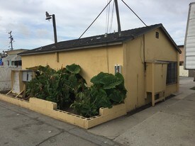 Magnolia Trailer Park in El Monte, CA - Building Photo