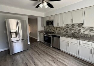 5394 Eliots Oak Rd in Columbia, MD - Building Photo - Building Photo