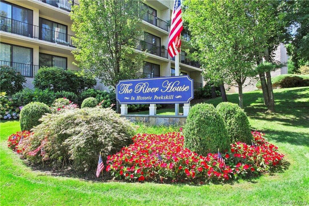 150 Overlook Ave in Peekskill, NY - Foto de edificio