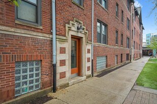 2706 N Spaulding Ave, Unit 2GG in Chicago, IL - Building Photo
