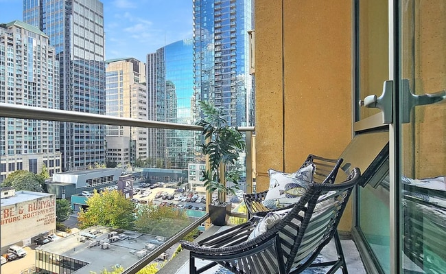 910 Lenora St in Seattle, WA - Building Photo - Building Photo