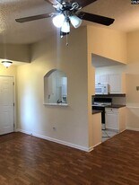 743 Coventry Ln, Unit B7