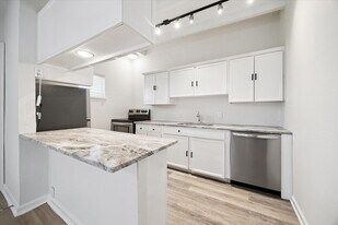 216 Marshall St in Houston, TX - Building Photo