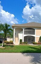 13247 Whitehaven Ln in Ft. Myers, FL - Building Photo
