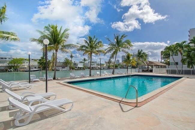 property at 7207 Bay Dr
