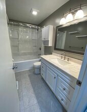 3123 Thornton St NW in North Canton, OH - Foto de edificio - Building Photo