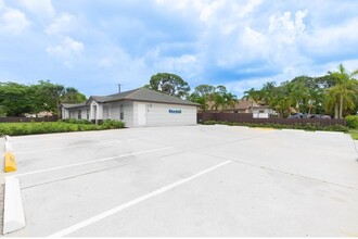 3260 Hi St in Lake Worth, FL - Building Photo - Building Photo