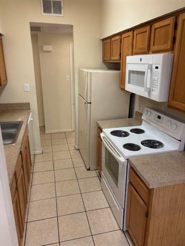 9747 Whitehurst Dr in Dallas, TX - Building Photo - Building Photo