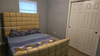 2530 NW 17th St in Fort Lauderdale, FL - Building Photo