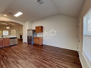 20111 Niagara Falls Dr in Tomball, TX - Foto de edificio - Building Photo