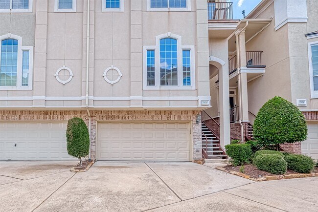 2150 Stacy Knoll in Houston, TX - Building Photo - Building Photo