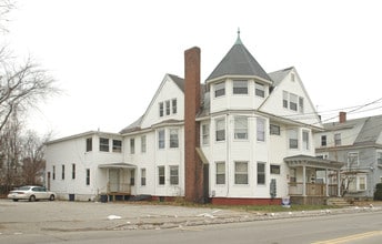 248 Turner St in Auburn, ME - Foto de edificio - Building Photo