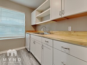 1507 Cardinal Dr in Ennis, TX - Building Photo - Building Photo