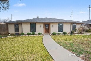 1503 Mccoy Pl in Carrollton, TX - Building Photo