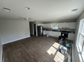 35 Wyatt Ln in Hartsville, TN - Building Photo
