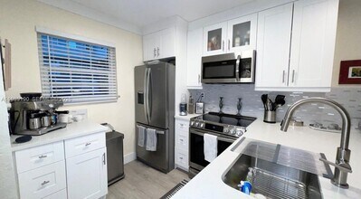 633 NE 2nd Ave in Fort Lauderdale, FL - Building Photo - Building Photo