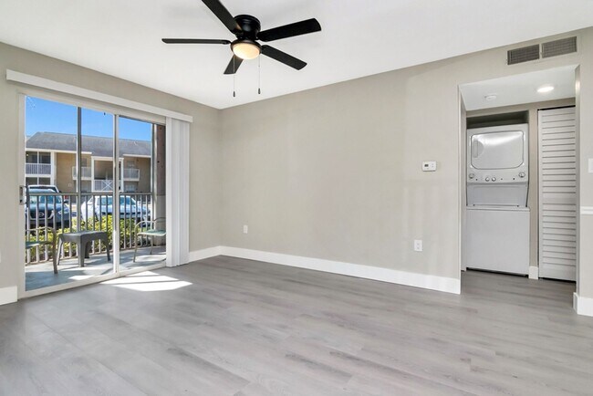 214 Lake Parsons Green in Brandon, FL - Foto de edificio - Building Photo