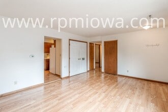 209 Todd Cir in Ames, IA - Building Photo - Building Photo