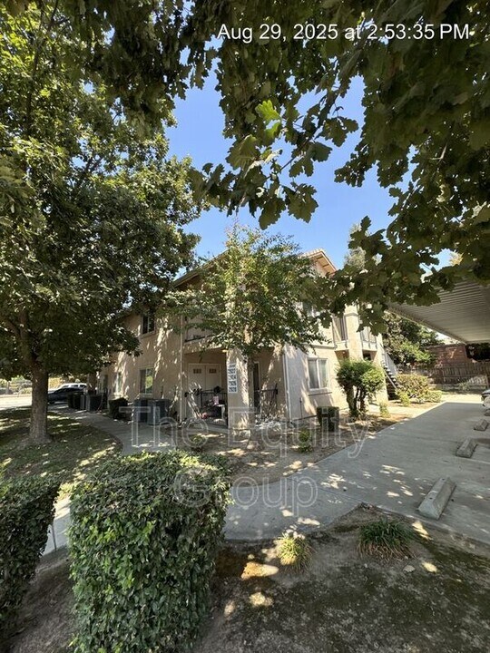 2924 N Zachary St in Visalia, CA - Building Photo