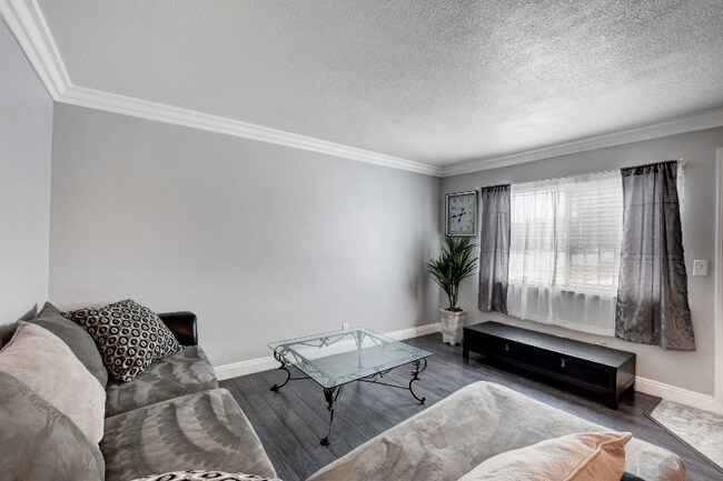 4300 Tara Ave-Unit -Unit A in Las Vegas, NV - Foto de edificio - Building Photo