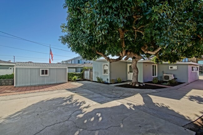 2015 Robinson St in Redondo Beach, CA - Building Photo - Building Photo