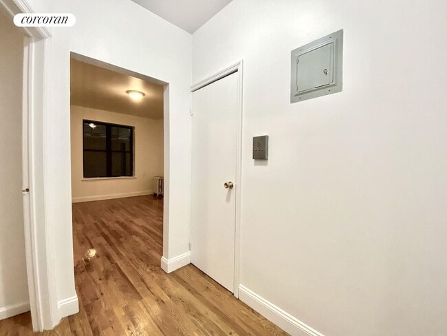 351 St Nicholas Ave in New York, NY - Building Photo - Building Photo