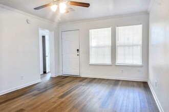 651 Langston Dr SW in Atlanta, GA - Building Photo - Building Photo