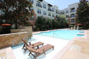 Braeswood Place Apartments