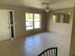 273 NE Ardsley Dr in Port St. Lucie, FL - Building Photo - Building Photo