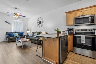 241 Cowan Rd in Gulfport, MS - Building Photo - Building Photo