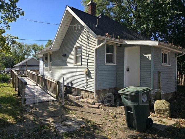 518 Kern St in Waterloo, IA - Building Photo - Building Photo