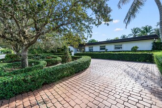 7360 SW 115th St in Miami, FL - Building Photo - Building Photo