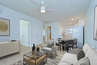 3017 49th St S in Gulfport, FL - Building Photo - Building Photo