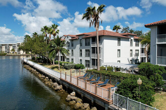 17900 NE 31st Ct in Aventura, FL - Foto de edificio - Building Photo