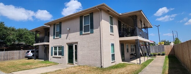 15523 Aldine Westfield Rd in Houston, TX - Building Photo - Building Photo