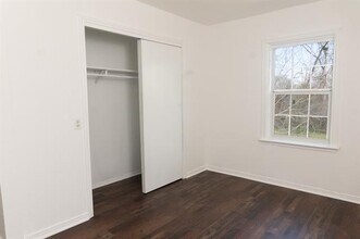 403 N Fairview St in Keene, TX - Building Photo - Building Photo