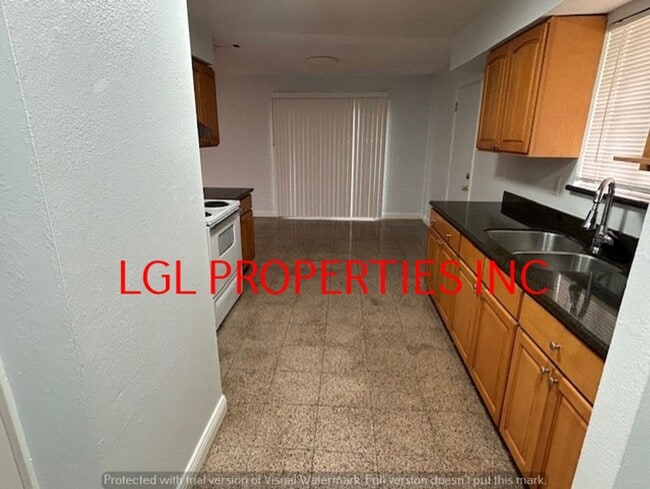 7708 25th St in Sacramento, CA - Building Photo - Building Photo